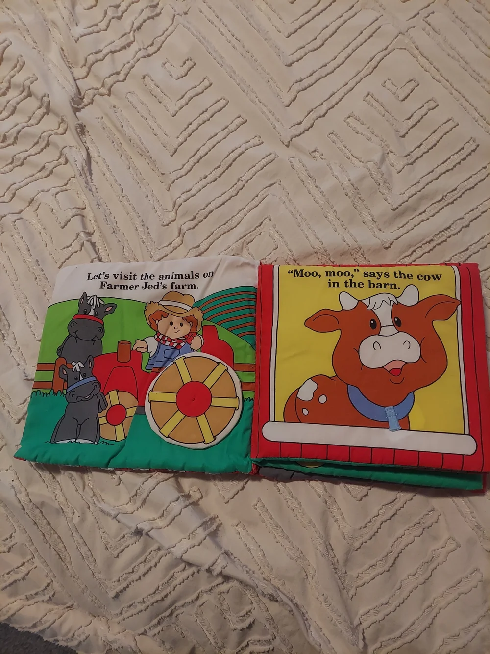 Vintage 1998 Fisher-Price Soft Play Barnyard Pals Cloth Activity Book
